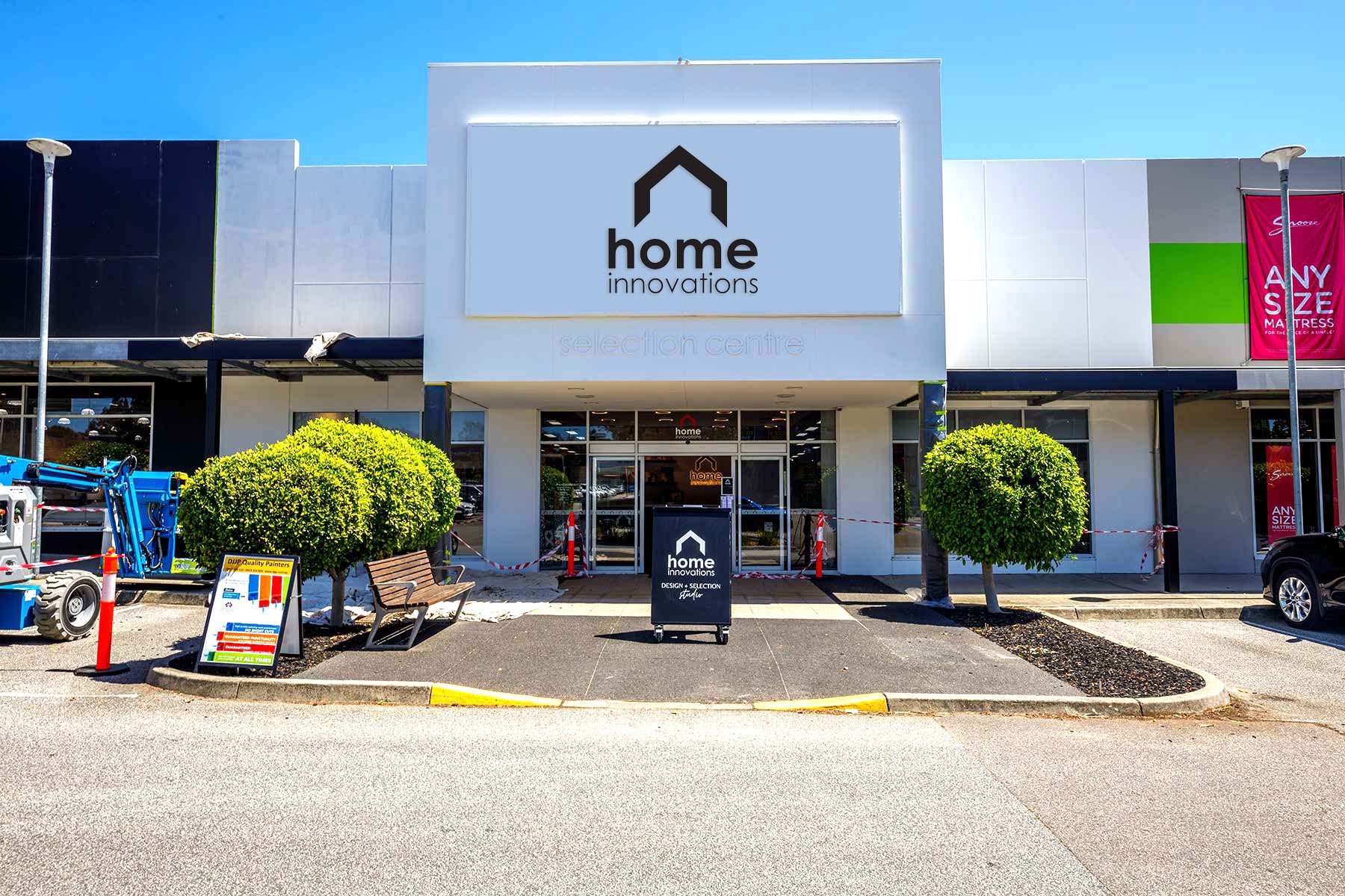 Home Innovations store front with clear blue sky