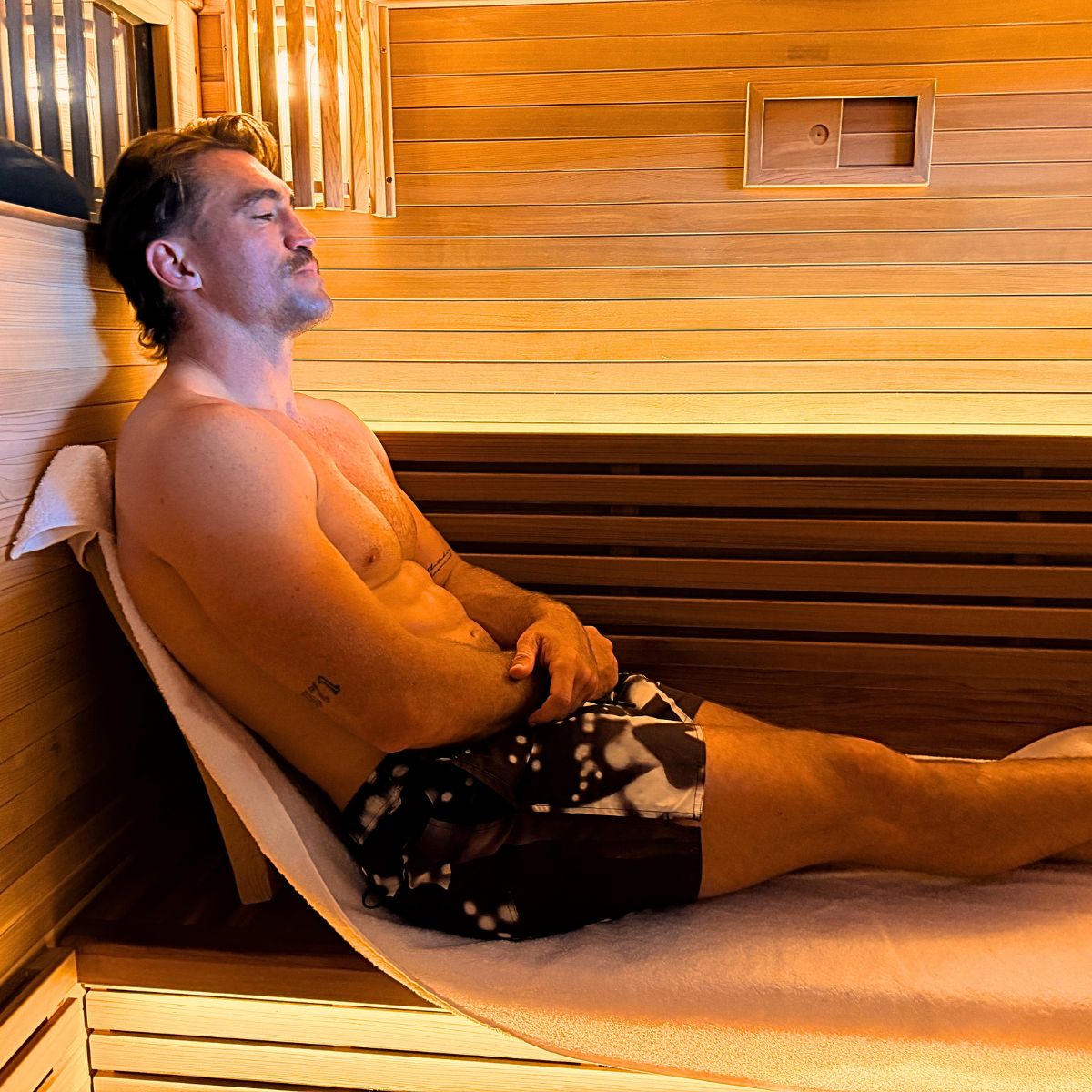 Demfin 6 Person Traditional Outdoor Sauna 7