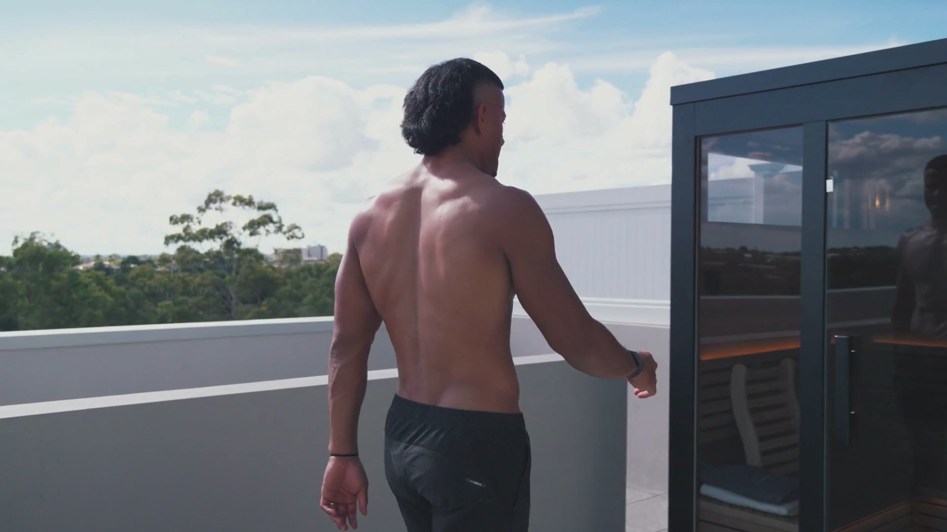 Load video: Stephen Crichton Uses his Innerlight Sauna